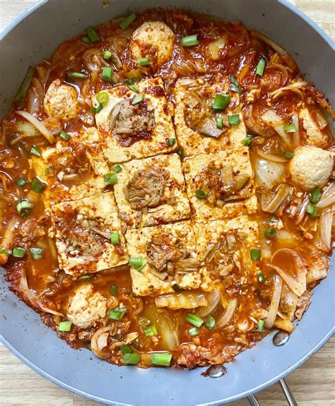 참치김치찌개, 그리고 우주 속의 미스터리한 맛